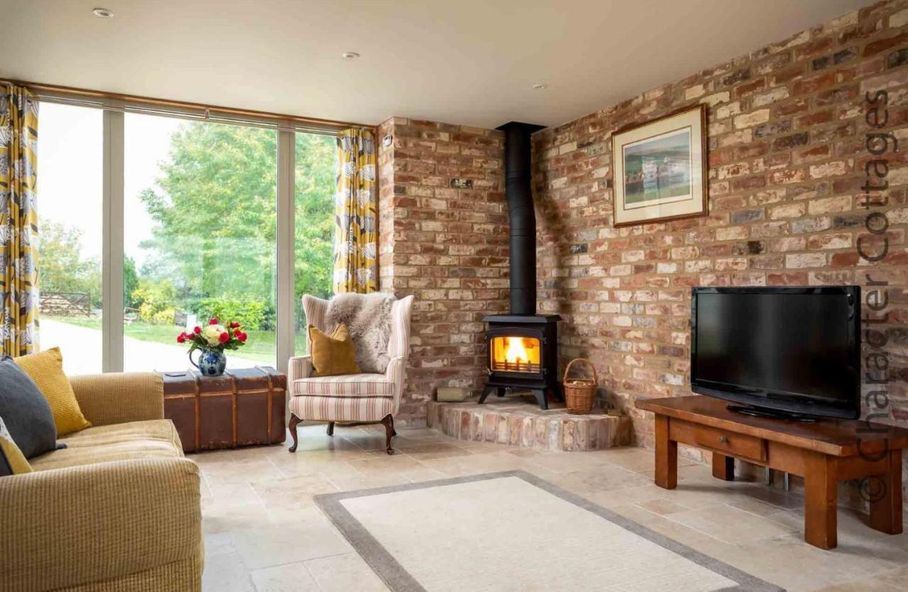 Flynn'S Barn Villa Aylworth Kültér fotó