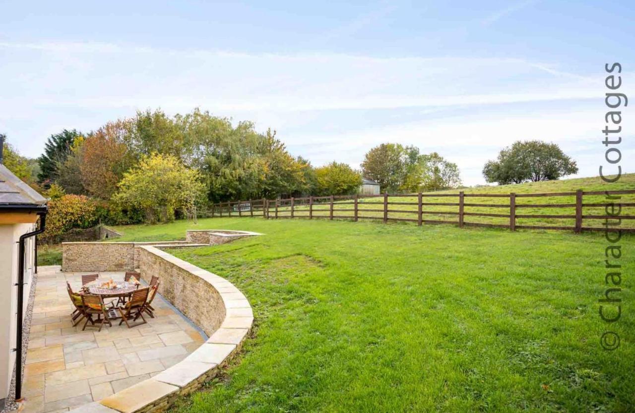Flynn'S Barn Villa Aylworth Kültér fotó